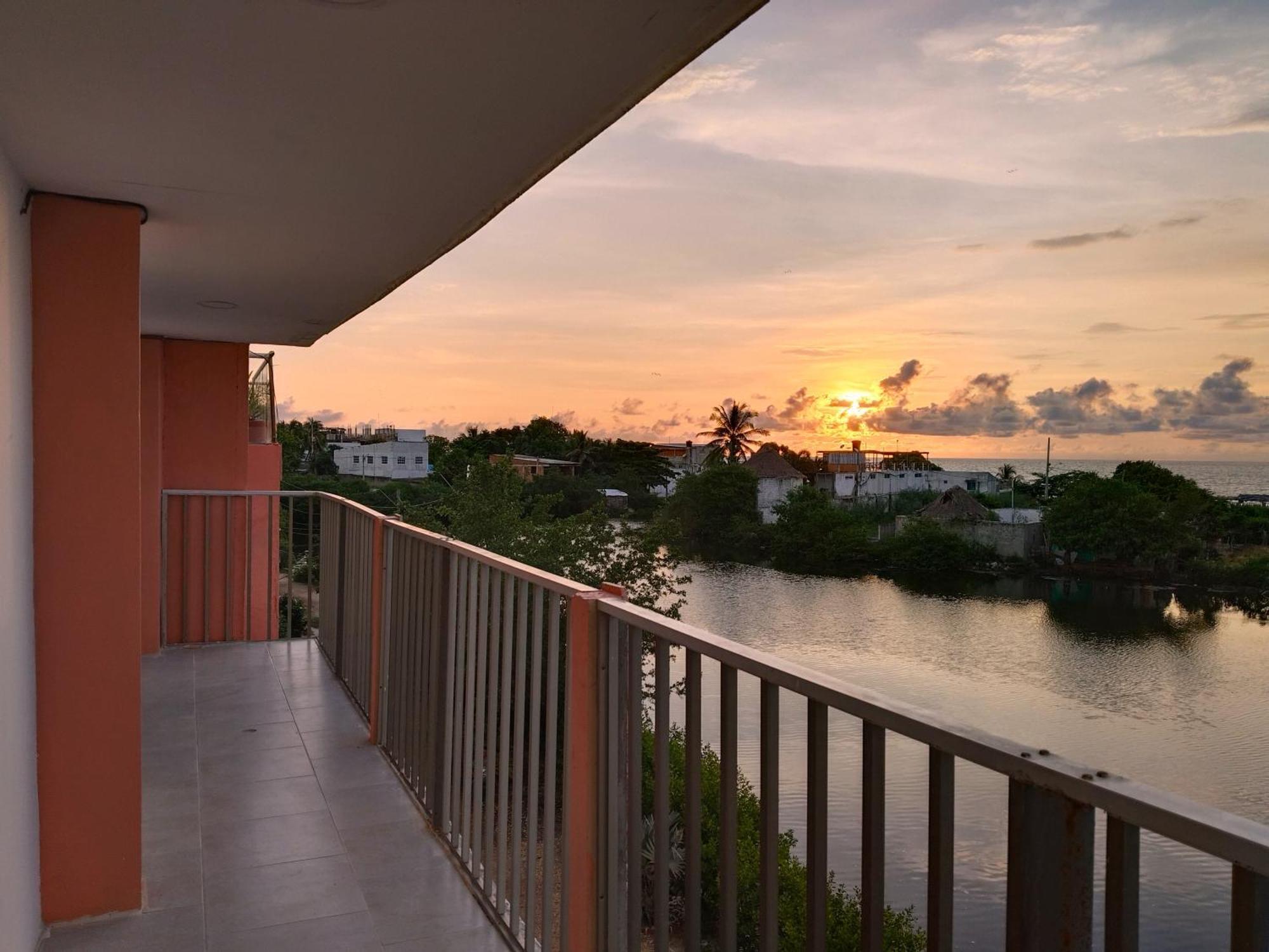 Hotel Harmony Deluxe *