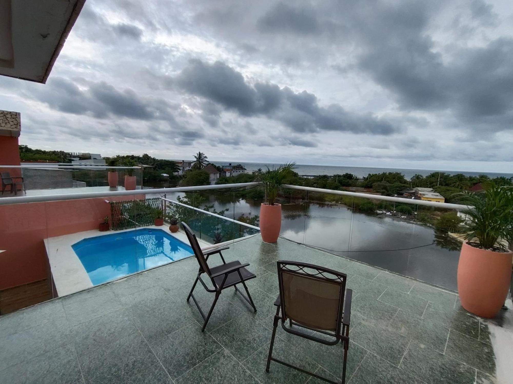 Harmony Deluxe Hotel