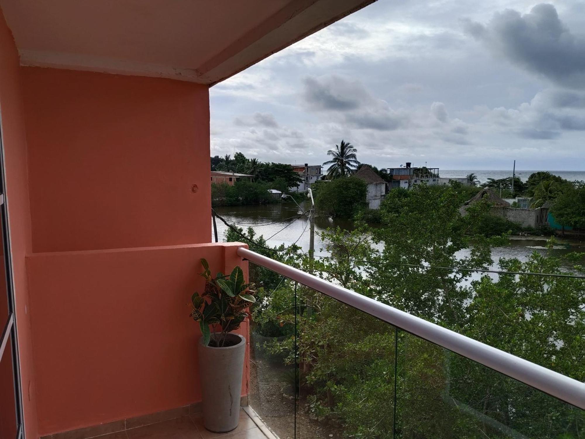 Harmony Deluxe Hotel *