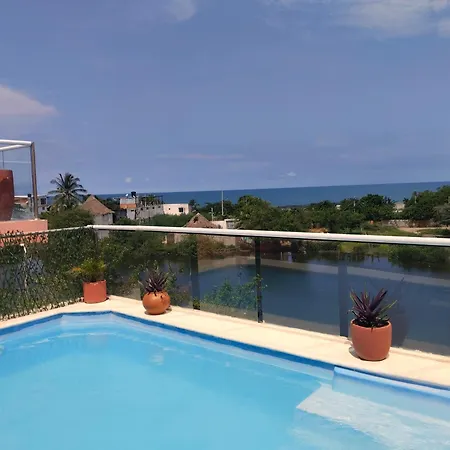 Harmony Deluxe Hotel *