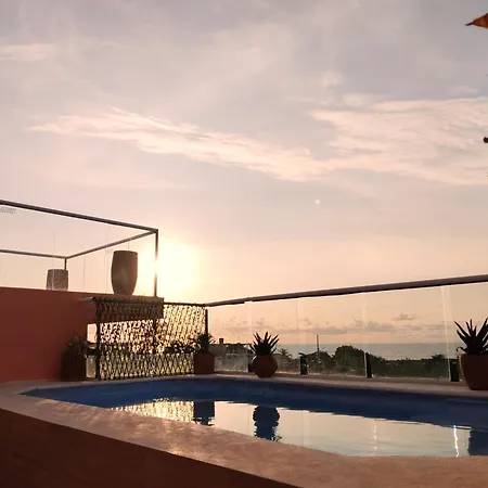 Harmony Deluxe Hotel *