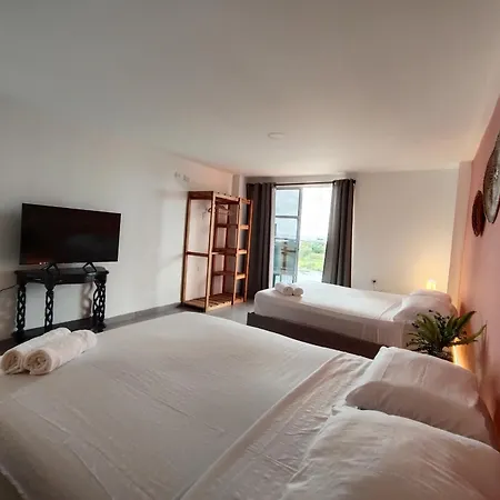 Hotel Harmony Deluxe *